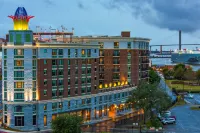 Homewood Suites by Hilton Savannah Historic District/Riverfront Các khách sạn gần Wright Square