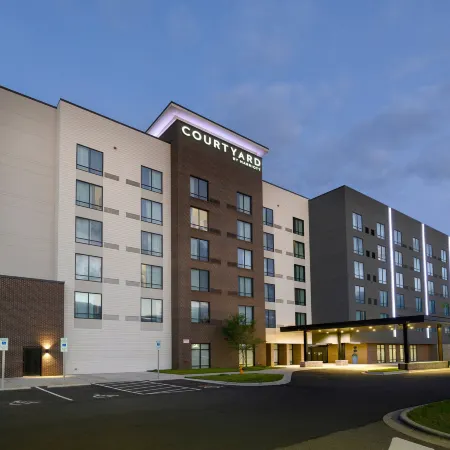 Courtyard Charlotte Waverly