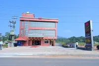 RIDHIS FAMILY RESTAURANT فنادق في Gonikoppal
