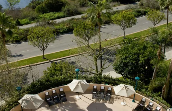 紐波特海灘萬豪灣景酒店