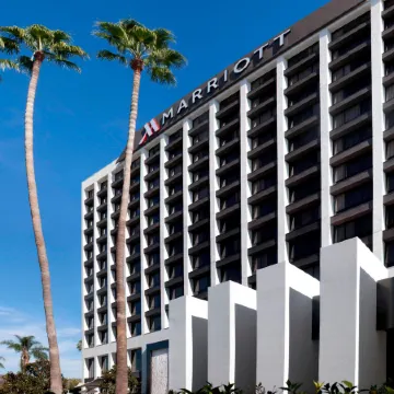 Beverly Hills Marriott Отели рядом с достопримечательностью «Фэрфакс»