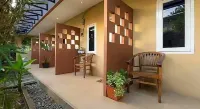 RedDoorz near RS Mitra Keluarga Depok Hotel di Kecamatan Parung