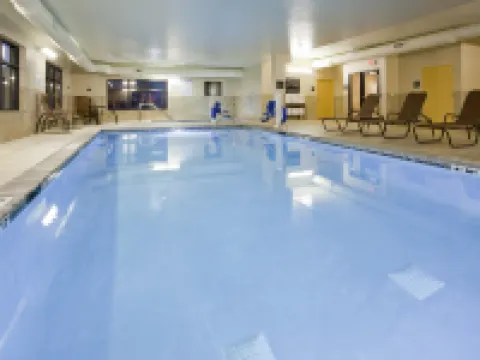 Hampton Inn & Suites Minneapolis West/Minnetonka Hotels in Minnetonka