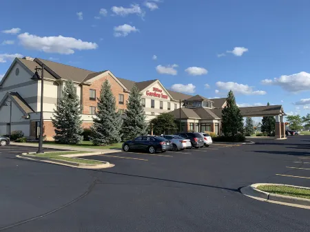 Hilton Garden Inn Oconomowoc Отели в г. Делафилд