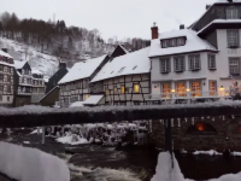Relax (sauna) in a centuries-old half-timbered house, idyllic a. D. Rur in the middle of Altstadt