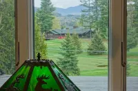 Cozy, relaxing condo overlooking Whiteface Club Resort near Jackrabbit trail.
