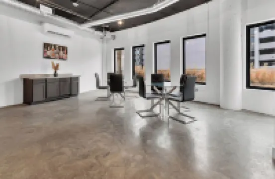 Pink Heaven Cozy Studio Apt. Near NYC/EWR with an Indoor Pool & Free Parking