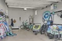 Heated Private Pool. 900 Feet to Beach. Playground. King Beds,Bikes,Beach Chairs