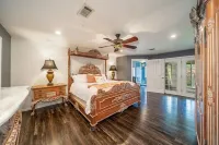 The Bayou House - Lakefront, Boat Dock, Views!