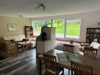 Gemütliche Wohnung als Ausgangspunkt zum Fahrradfahren, Wandern und Entspannen