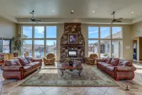 Spacious 3 Bedroom Townhome Near Zion National Park - Gym