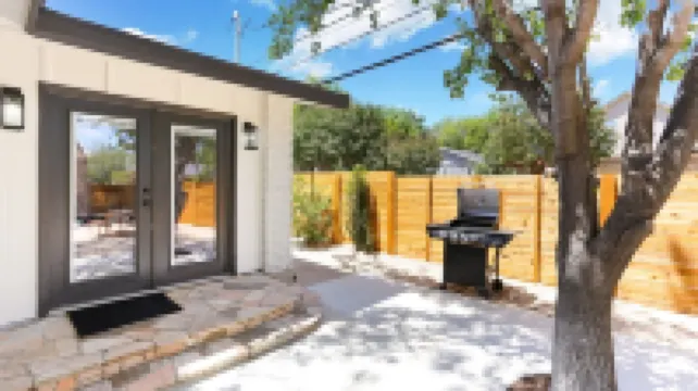 Alamo Heights-Close to Downtown-2 King Beds