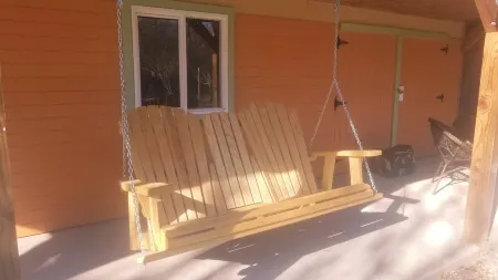 The Ruby River - Phenomenal Riverfront Cabin