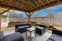 Beach Vibes-Pet Friendly, Fire Pit, Arcade & More!