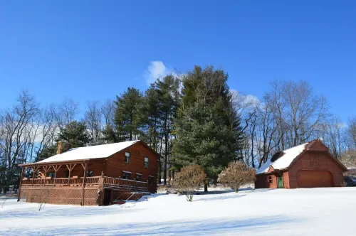 Large Log Cabin On 12 Private Acres With Fishing Pond Near Mohican State Park - Chalets