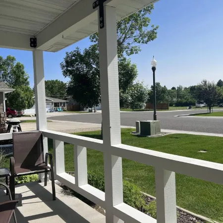 Cozy Cody cul-de-sac home! Sleeps 6.