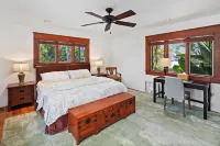 Grand Treetop Suite at Resort-like Estate... steps to Balboa Park & Zoo Hotels in Balboa Park