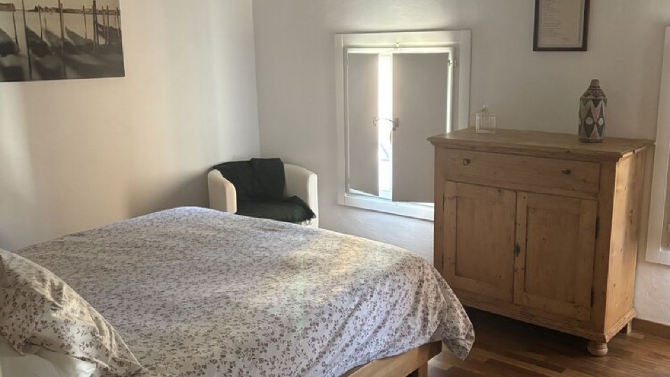 Alla Vigna apartment inside a historic villa with private parking space