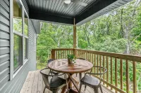 Entire Home w/Kitchen & Grill Near Trails in Bella Vista