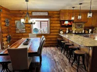 Log Home-Hot Tub-Game Room/Workout Room/Fireplace-BBQ-Yard Games/Pickleball Hotels in Woodmoor
