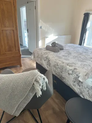 Port Eynon Beach Cottage - short walk to Port Eynon beach and village amenities Hotel a 