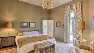 Historic Charm in St. Elmo 3Br/3BA Situated on over an Acre at Base of Lookout Hotels near Ruby Falls