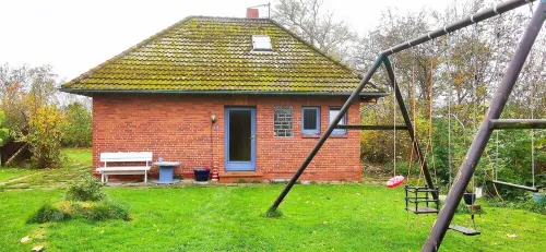 Annemaries Nordseehaus right on the dike