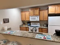 Parkview Bay Condo 542, Beautiful Spacious Clean Condo.