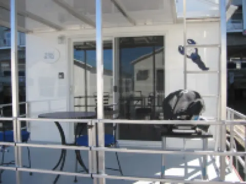 Houseboat in Boston Harbor Wifi A/C /Heat  Be rocked to sleep