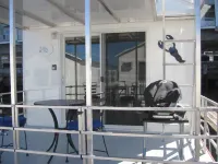 Houseboat in Boston Harbor Wifi A/C /Heat  Be rocked to sleep