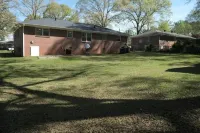 Experience Griffin charm, just a quick 12-min drive to Atlanta Motor Speedway Hotels in Griffin