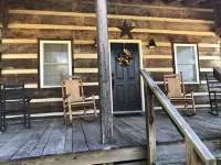 The Natchez - quiet front porch & rockers. Hotels in Greene County