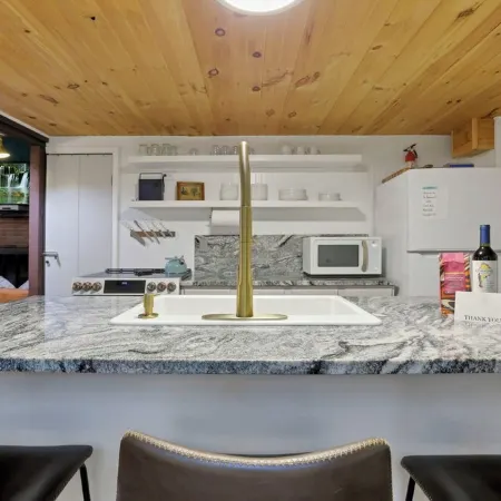 TWO CABINS in Hocking Hills! Lake, Hot tub, Horseshoes, Tetherball and More!