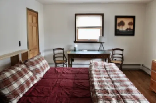 Spacious home in the Heart of 46 High Peaks on The AuSable River - 8-12 Guests