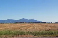 Close To Everything! Well Equipped, Centrally Located House Near Coeur D'alene.