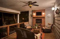 The Big Tulsan- 8 beds, pool, game room, BBQ!