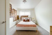 Waterfront A-Frame w/Mtn View, Pool, <15Min to Old Town, Jerome, Vineyards