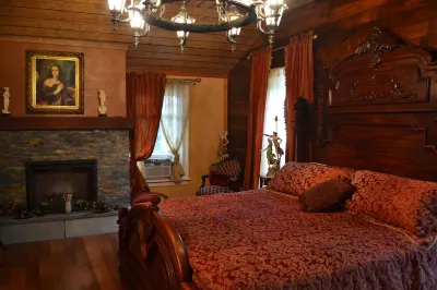Gorgeous Historical 6 bdrm House close to vineyards and breweries,