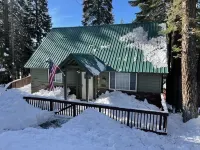 Almanor Lake House, Beach, Dock and Mooring Ball. Hotel a Hamilton Branch