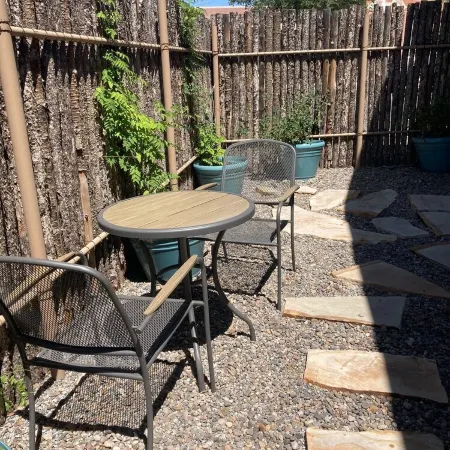 Clean & Comfy Casita with Super Fast WiFi, A/C, Private Patio and Parking.