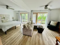 Walk to Biking Trails! Pet Friendly! Hike & Wine!