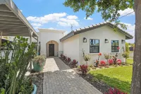 Golden Paradise POOL SPA FUN