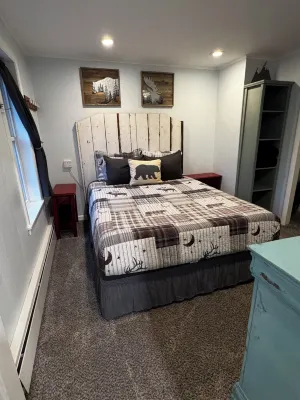 Super Fresh Apartment Near Jay Peak! Hotels in 