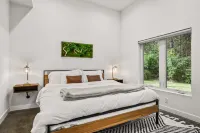 New Modern Cabin on 2 Acres with Water Views