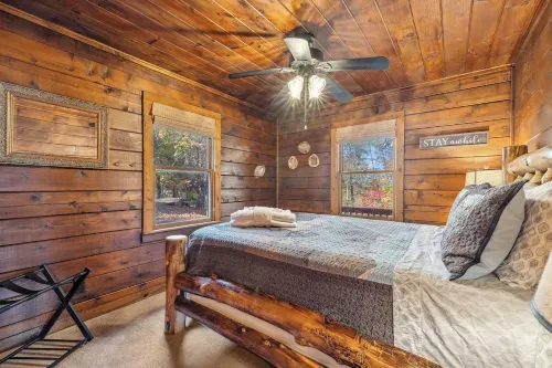 Cozy Blue Ridge Cabin: Mountain Views, Hot Tub, and Minutes from Downtown