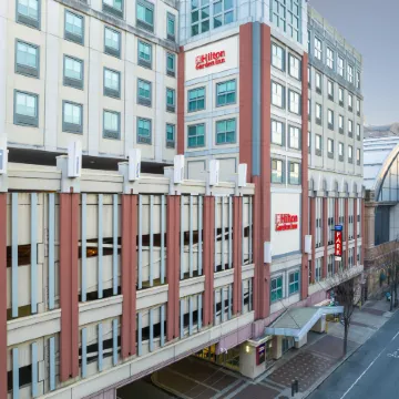 Hilton Garden Inn Philadelphia Center City Отели рядом с достопримечательностью «Зал Независимости»