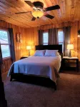 Lake house with a view! Overlooks Warsaw and Lake of the Ozarks, Sleeps 4