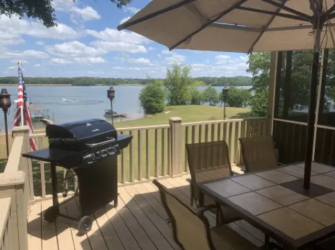 THE Premier Clemson /Seneca Lake Home