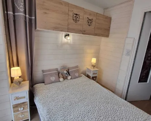 45 m2 FULLY RENOVATED APARTMENT IN THE HEART OF THE ANGLES 4/6 BEDROOMS Hotels in Les Angles