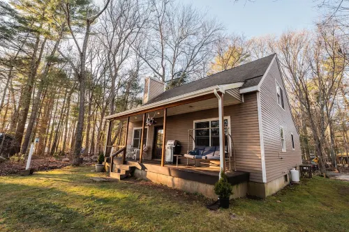 Lakefront Cottage in the Woods w/Sauna Access. Pet-friendly. Abuts State Forest